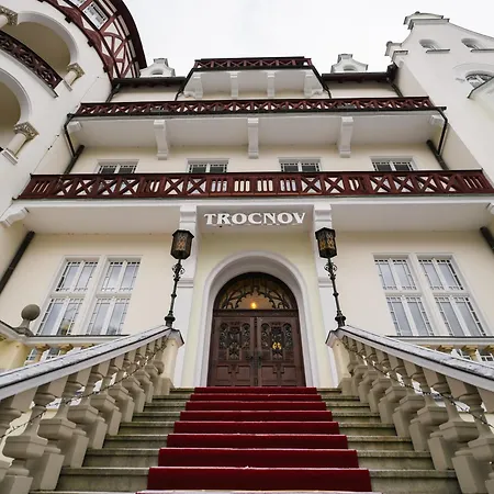 Smetana & Wellness Отель